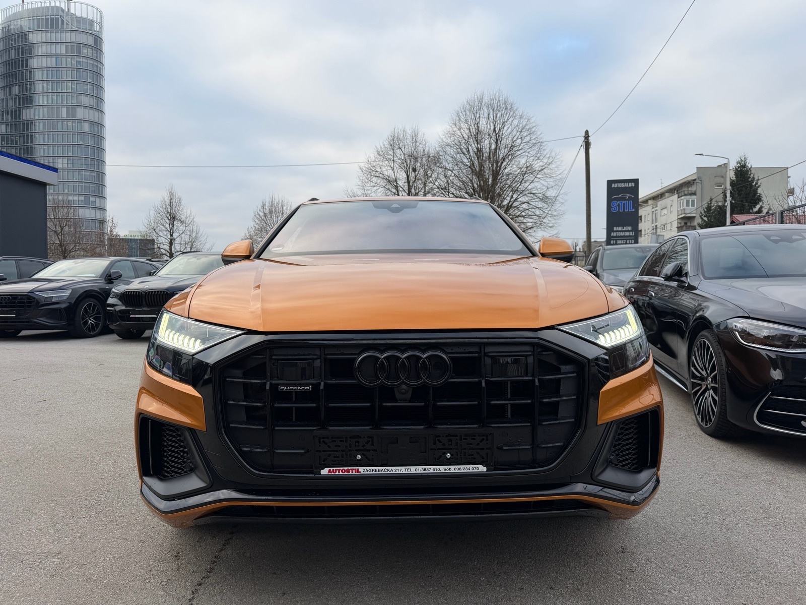 Audi Q8 55 TFSI-e **S LINE**MATRIX**PANORAMA** - eksterijer 1