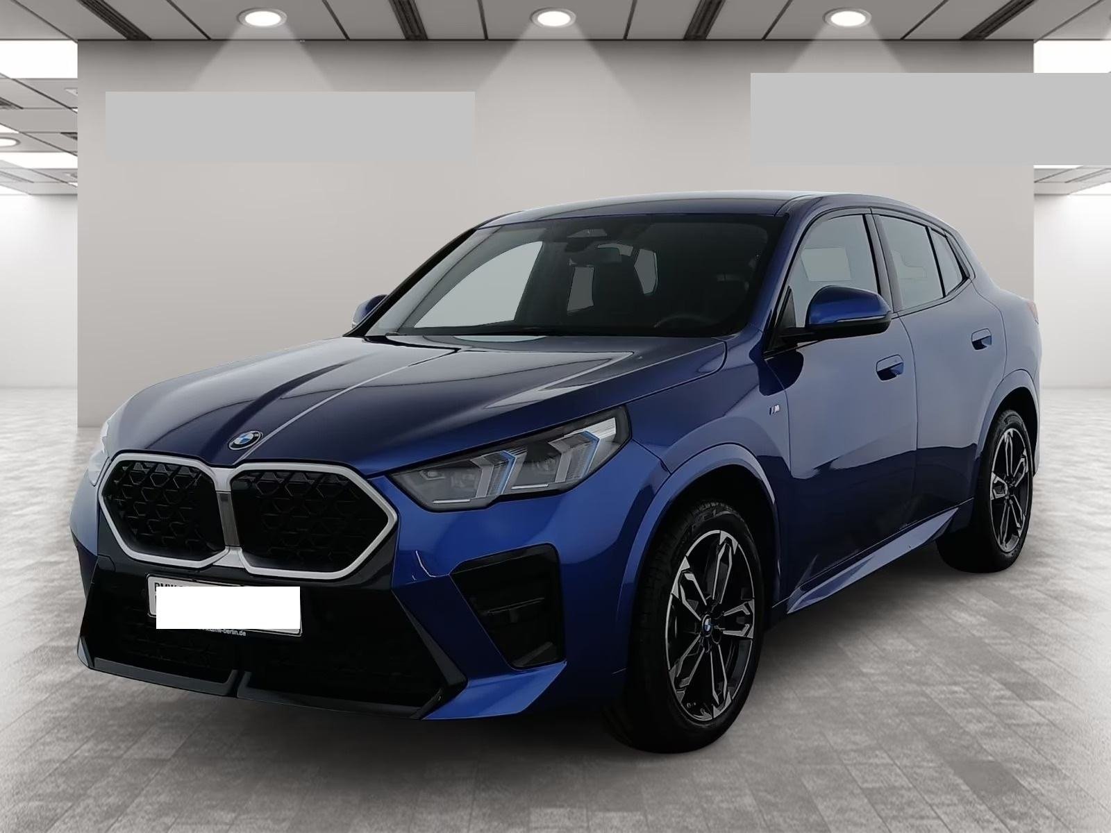 Slika prikazuje vanjsku karoseriju automobila (eksterijer).