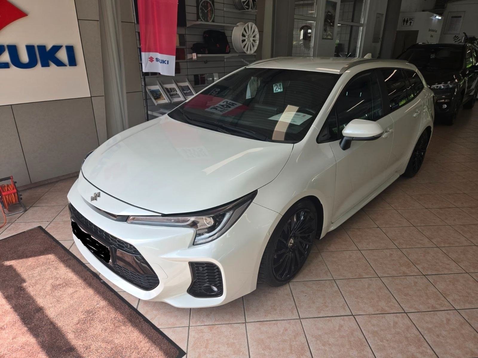 Slika prikazuje vanjsku karoseriju automobila.