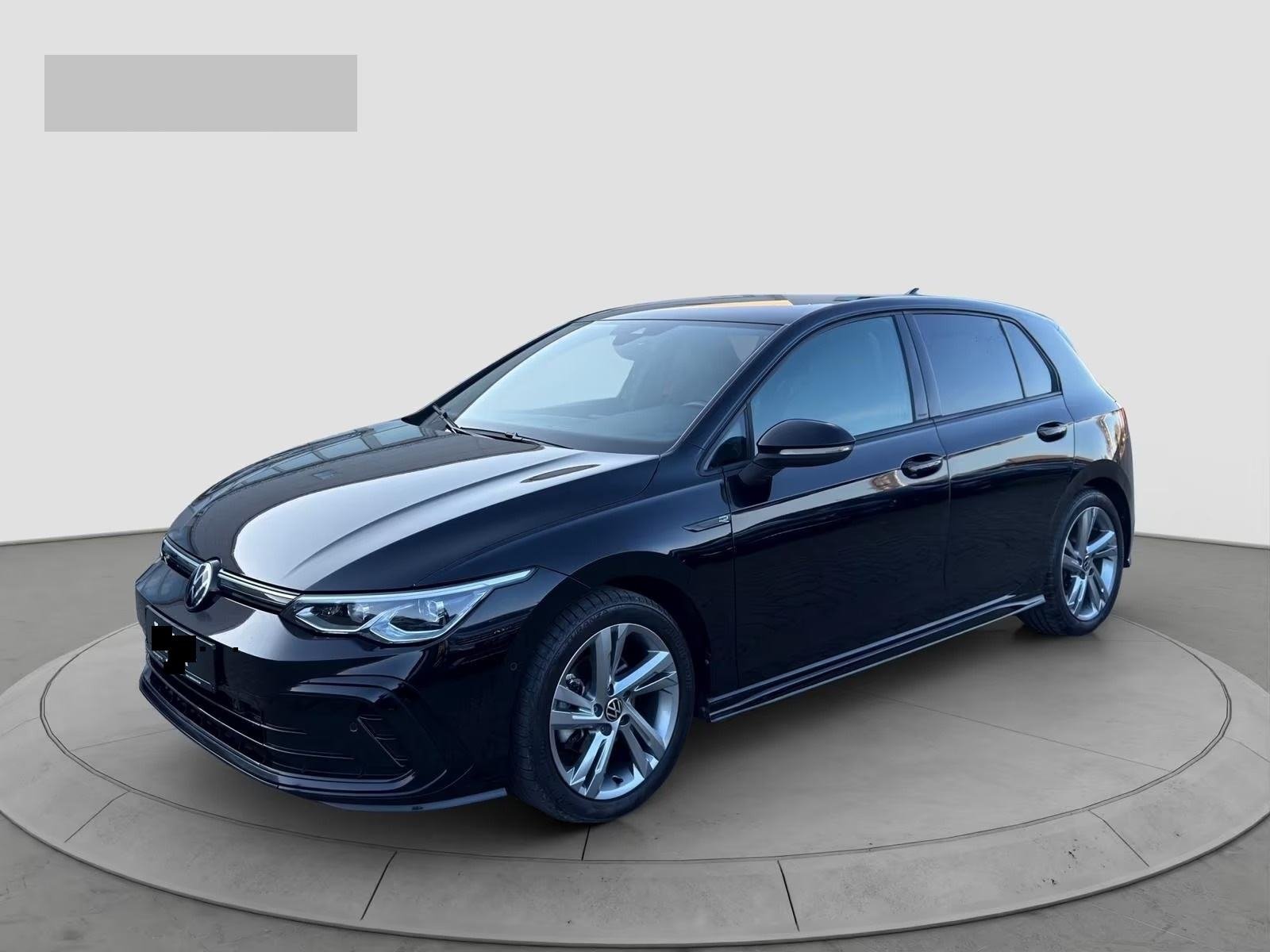 Slika prikazuje vanjštinu automobila (karoserija i kotači).