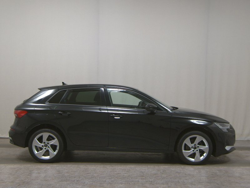 Audi A3 Sportback 30 TFSI advanced automatik • LED • navigacija