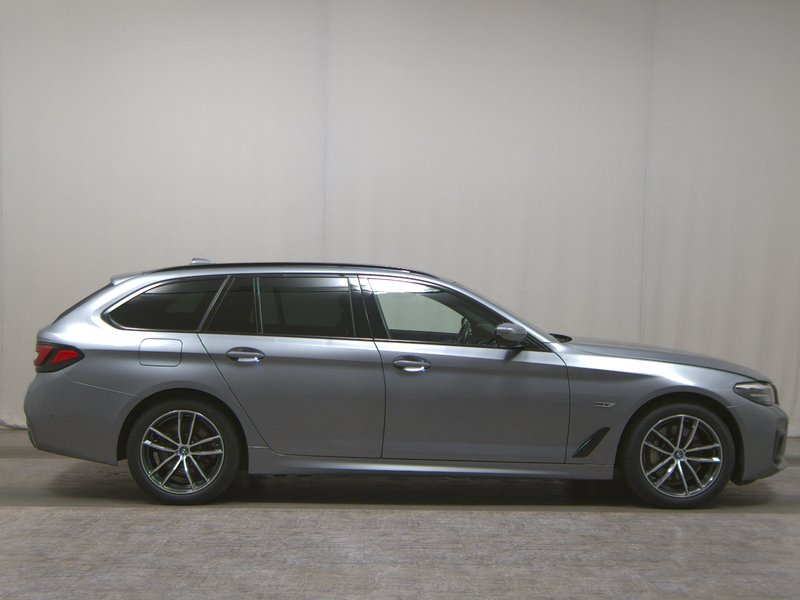 BMW 530e Touring M Sport automatik • ACC • električna peta vrata