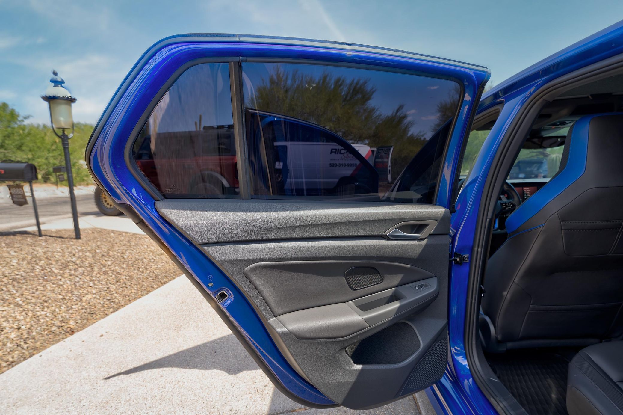 42-43. Stražnje unutarnje obloge vrata