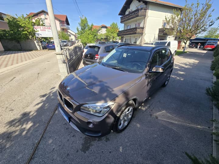 Slika prikazuje vanjski dio vozila (eksterijer).
