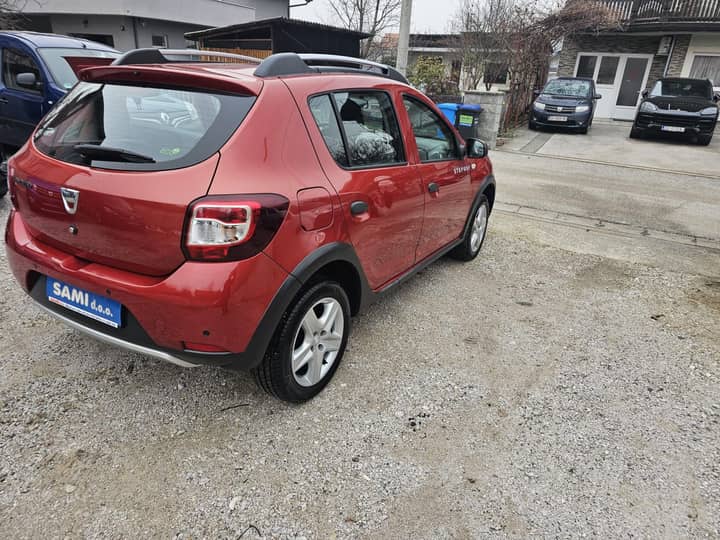 Slika prikazuje vanjski izgled vozila (eksterijer).