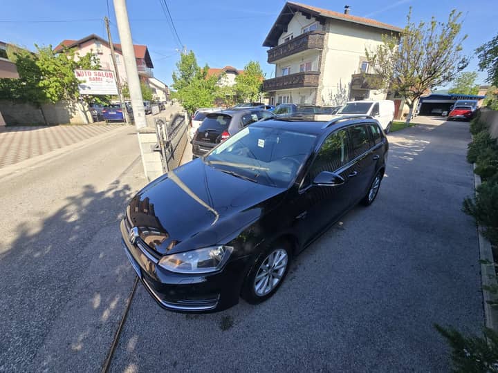 Slika prikazuje vanjski dio vozila (eksterijer).