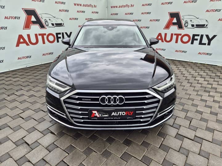 Slika prikazuje vanjski izgled automobila (prednji dio).