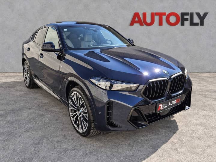 Slika prikazuje vanjski izgled automobila.