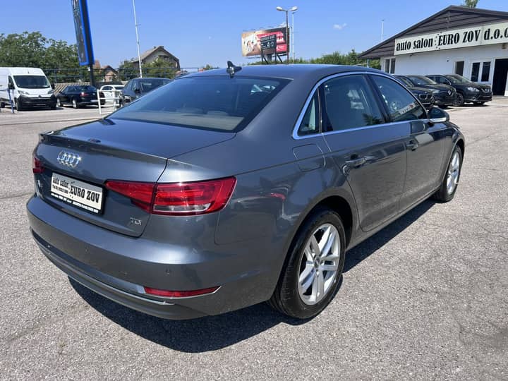 Slika prikazuje vanjski izgled automobila (eksterijer).