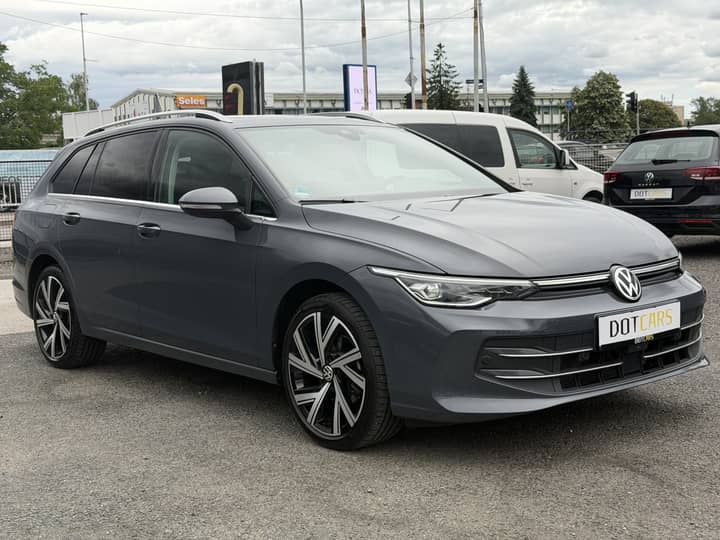 Slika prikazuje vanjsku stranu i karoseriju automobila (eksterijer).