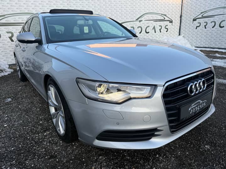 Slika prikazuje vanjsku karoseriju automobila.