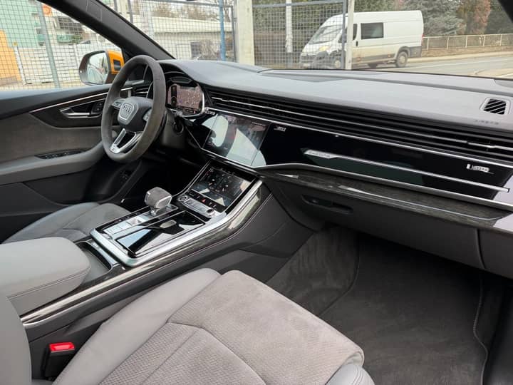 Audi Q8 55 TFSI-e **S LINE**MATRIX**PANORAMA** - interijer 3