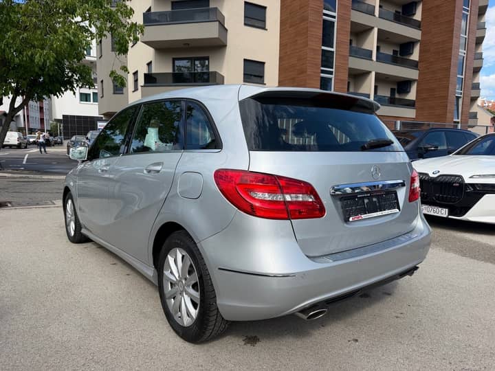 Mercedes-Benz B 220 CDI **AUTOMATIK** - slika 7
