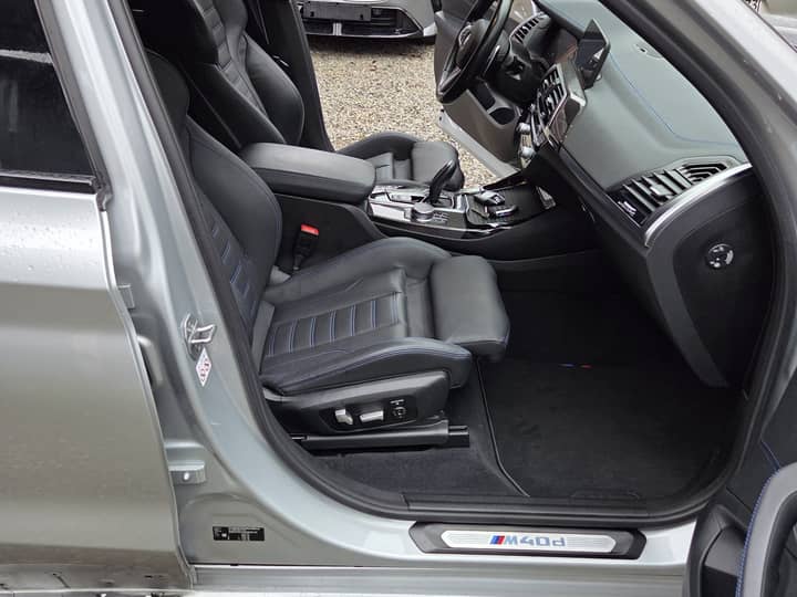 2022 BMW X3 - interijer 1