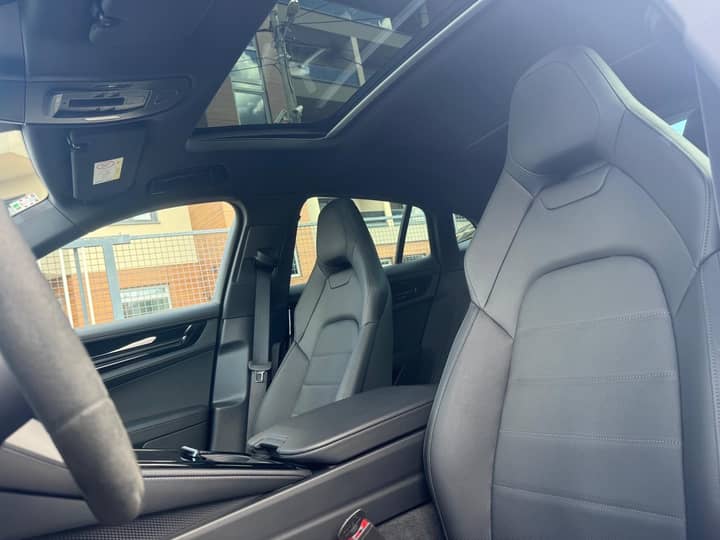 Porsche Panamera 4E Hybrid - interijer 3