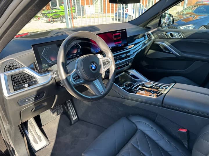 BMW X6 M SPORTPAKET PRO **ZRAČNI OVJES** - interijer 2