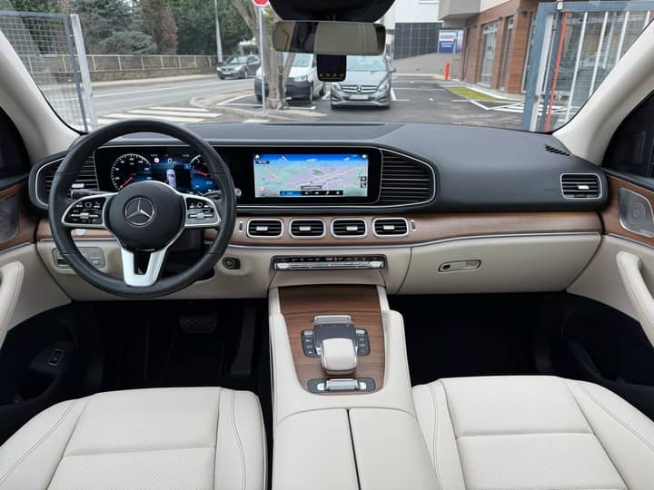 Mercedes-Benz GLE 350de AMG Nighpaket - interijer 1