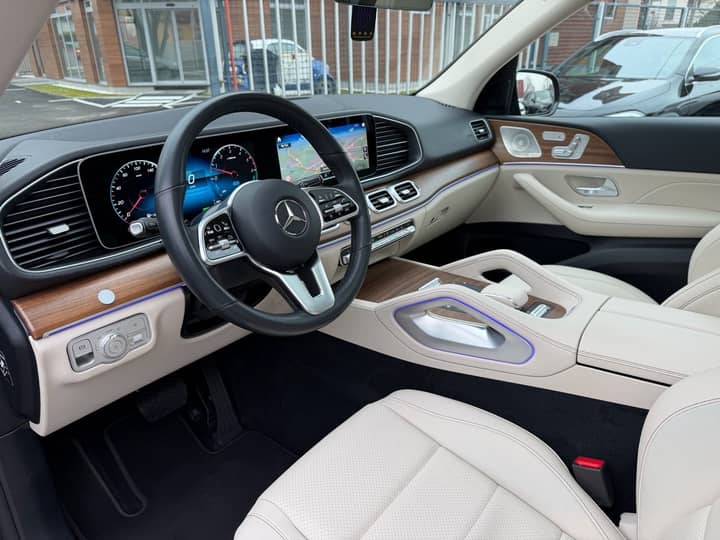 Mercedes-Benz GLE 350de AMG Nighpaket - interijer 2