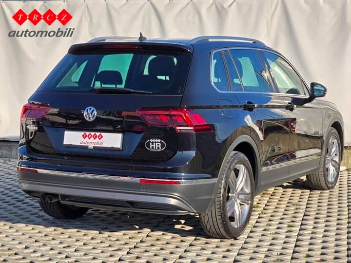 Slika prikazuje vanjsku karoseriju automobila (eksterijer).