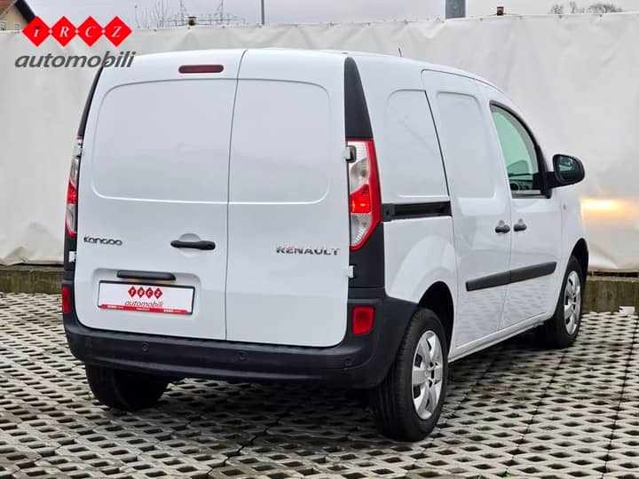 Slika prikazuje vanjštinu vozila (kombi).