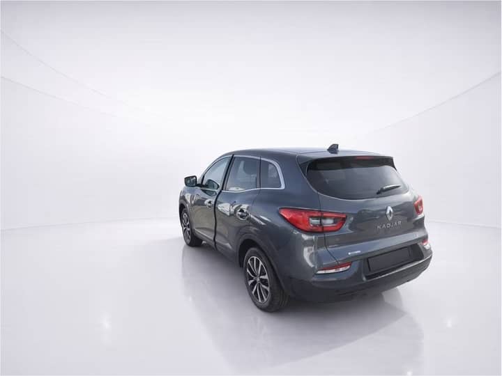 Slika prikazuje vanjski izgled vozila (stražnji pogled).