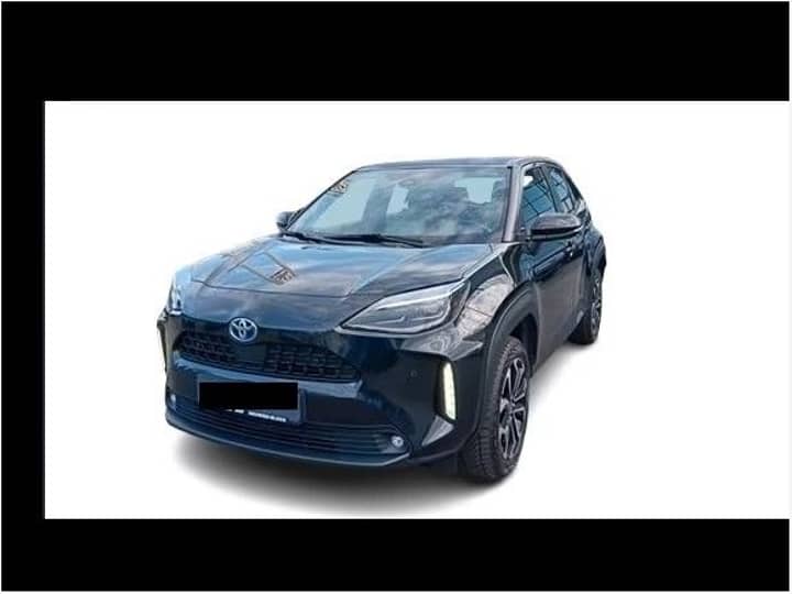 Slika prikazuje vanjsku karoseriju automobila (eksterijer).