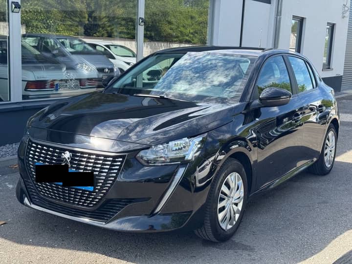 Slika prikazuje vanjski izgled vozila.