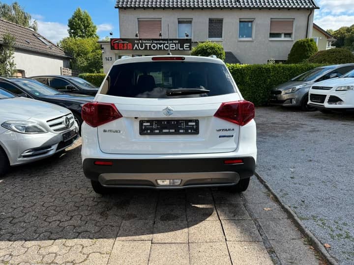 Slika prikazuje vanjski dio vozila (eksterijer).