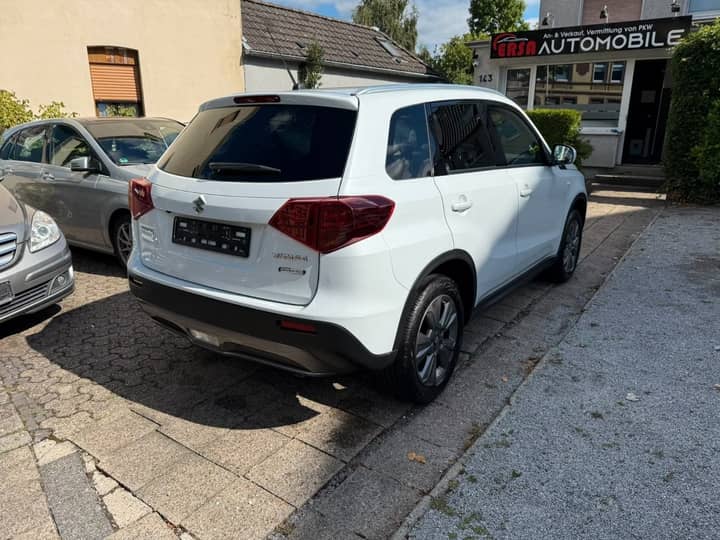 Slika prikazuje vanjski dio vozila (eksterijer).
