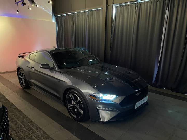 Slika prikazuje vanjsku karoseriju automobila.