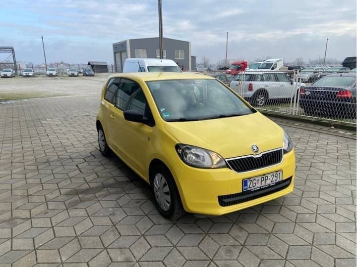 Slika prikazuje vanjski izgled vozila (eksterijer).
