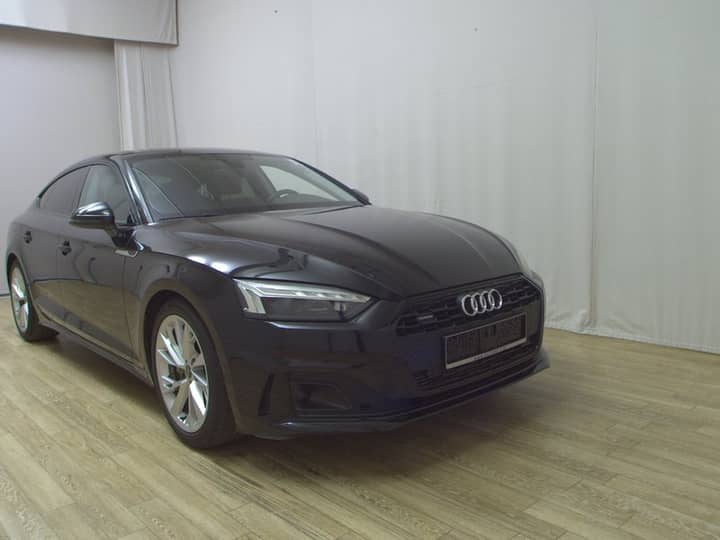 Slika prikazuje vanjski izgled automobila.