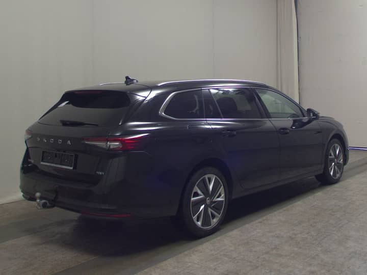 Škoda Superb Combi 2.0 TDI 4x4 Selection automatik • ACC • AHK