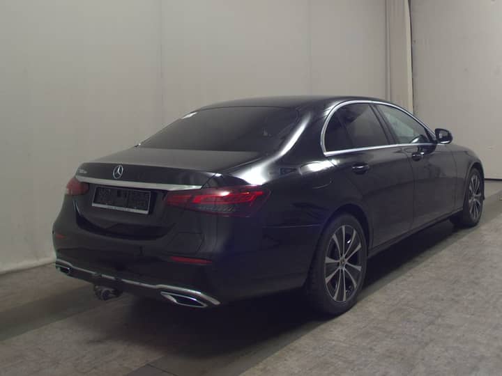 Mercedes-Benz E 300 de Avantgarde automatik • AHK • Full LED
