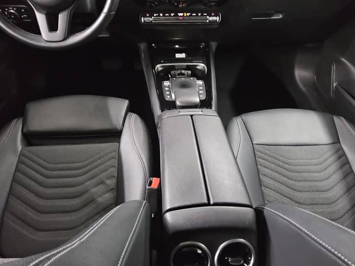 Mercedes-Benz GLB 200 d automatik Style • LED • AHK