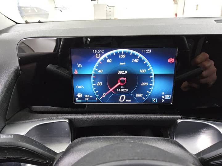 Mercedes-Benz GLB 200 d automatik Style • LED • AHK