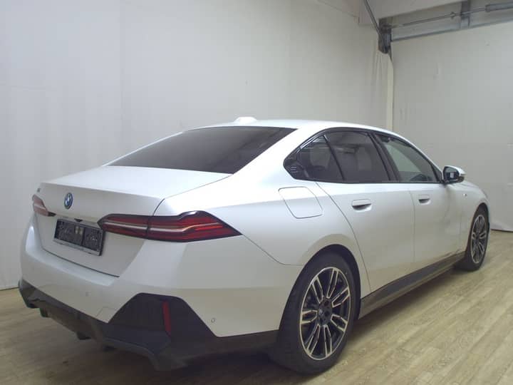 BMW i5 eDrive40 M Sport • ACC • Full LED