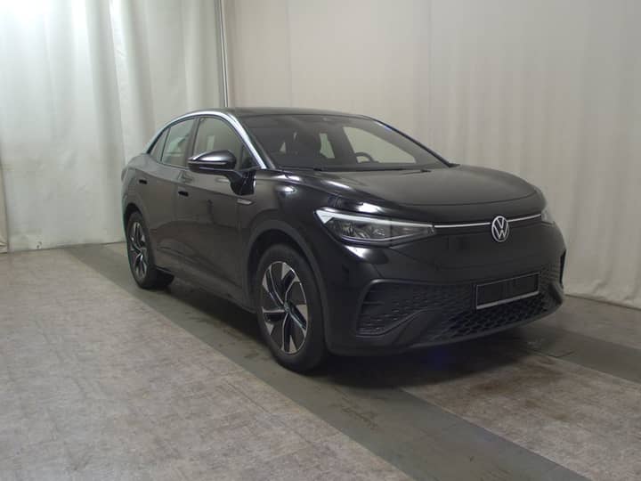 Slika prikazuje vanjski dio automobila (eksterijer).