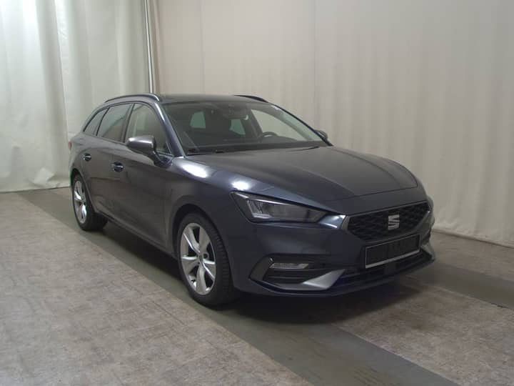 Slika prikazuje vanjski izgled automobila