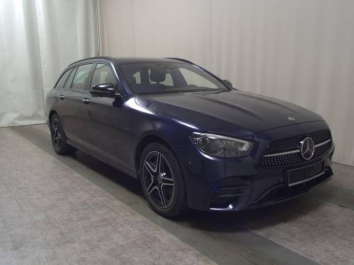 Mercedes-Benz E 300 de karavan AMG Line automatik • ACC • AHK