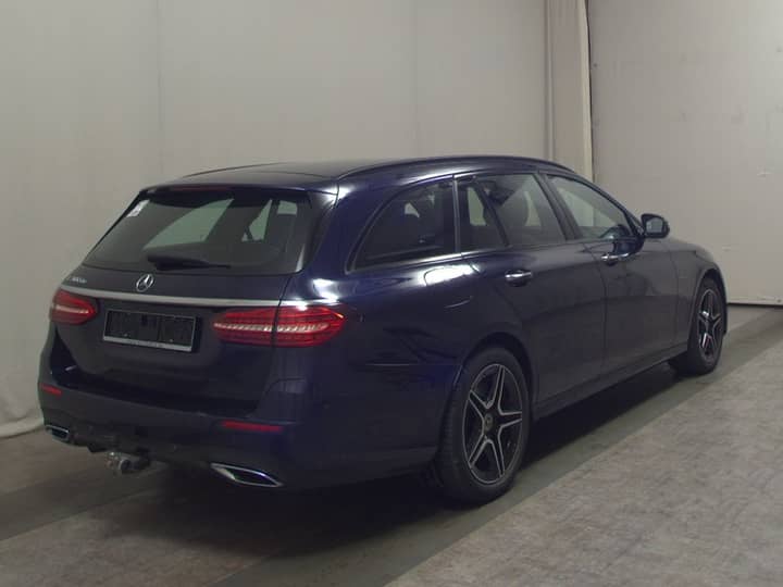 Mercedes-Benz E 300 de karavan AMG Line automatik • ACC • AHK