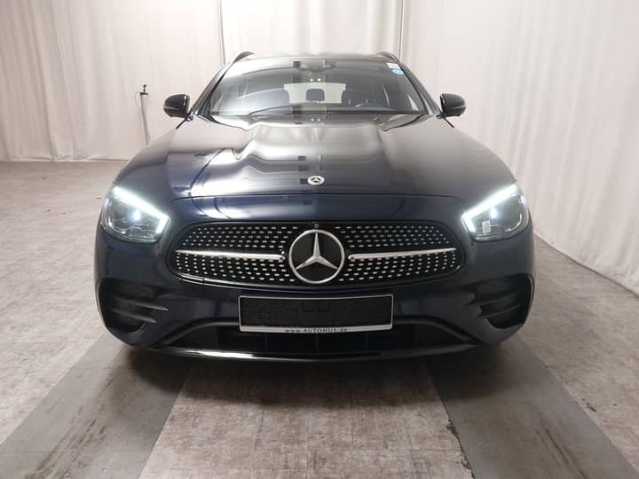 Mercedes-Benz E 300 de karavan AMG Line automatik • ACC • AHK