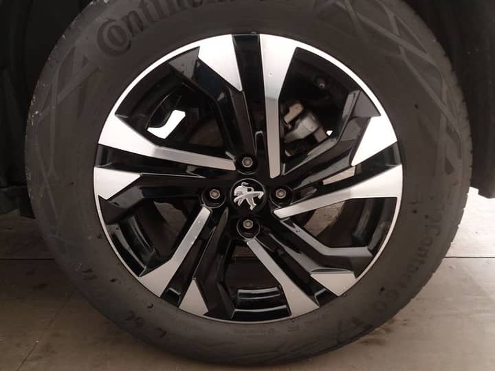 Peugeot 2008 Allure automatik • Full LED • digitalni instrumenti