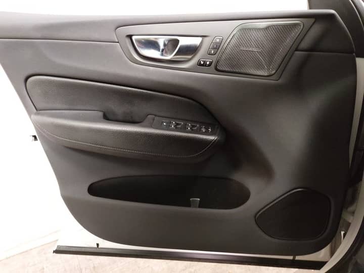 Volvo XC60 T6 AWD Inscription automatik • HUD • 360° kamera