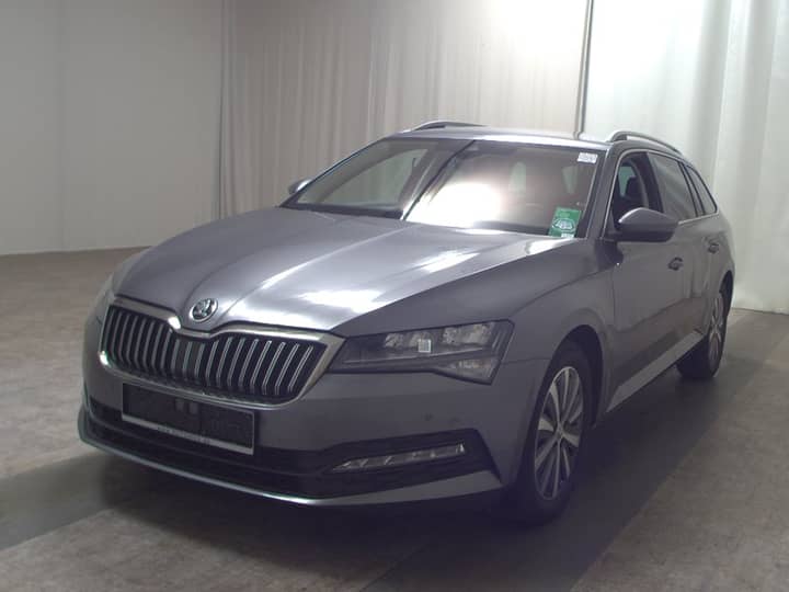 Škoda Superb Combi 2.0 TDI Ambition automatik • ACC • Full LED
