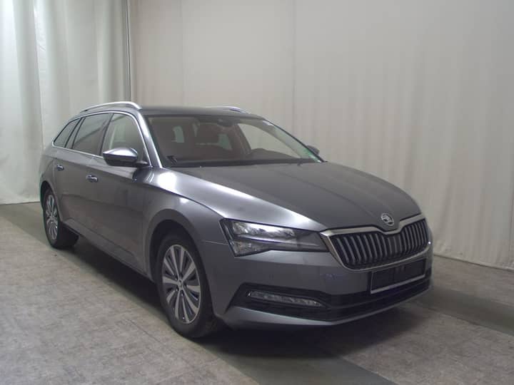 Škoda Superb Combi 2.0 TDI Ambition automatik • ACC • Full LED
