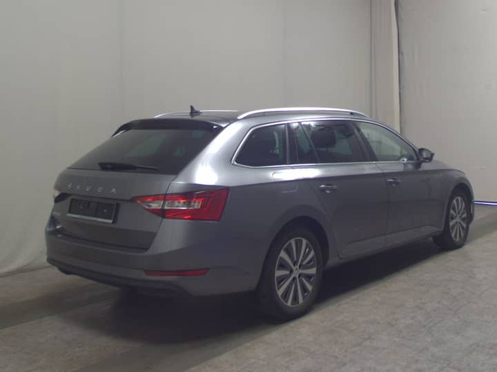 Škoda Superb Combi 2.0 TDI Ambition automatik • ACC • Full LED