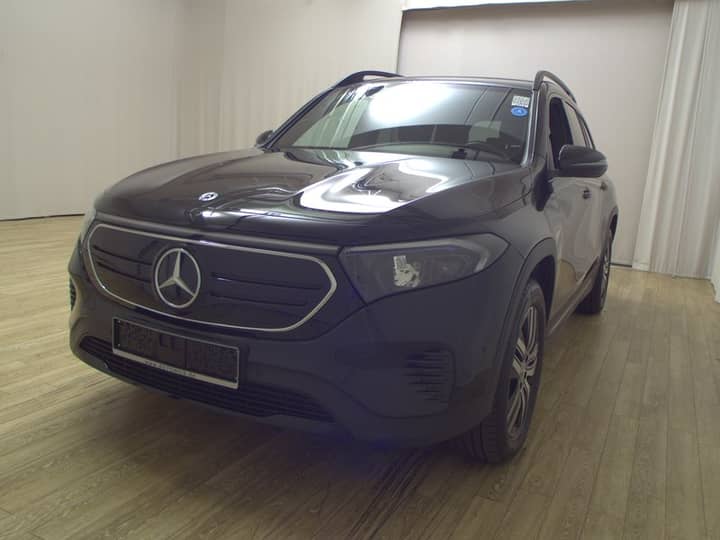 Mercedes-Benz EQB 250 Progressive • digitalni instrumenti • LED