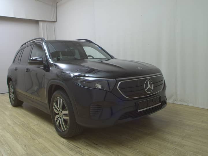 Mercedes-Benz EQB 250 Progressive • digitalni instrumenti • LED