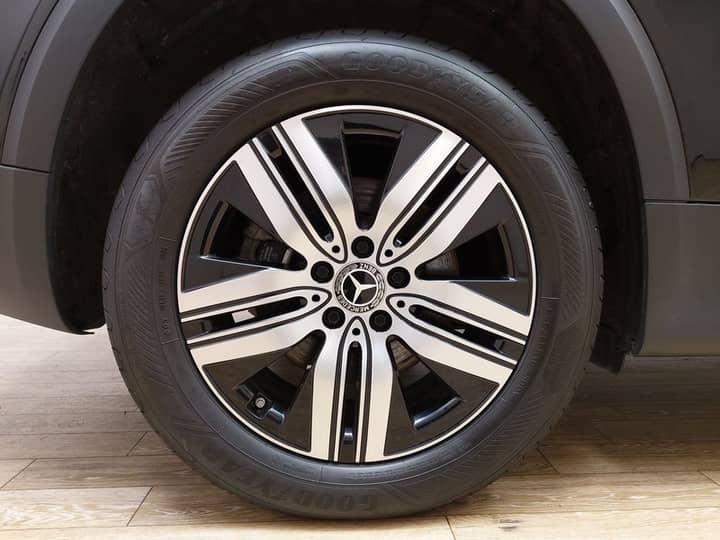 Mercedes-Benz EQB 250 Progressive • digitalni instrumenti • LED
